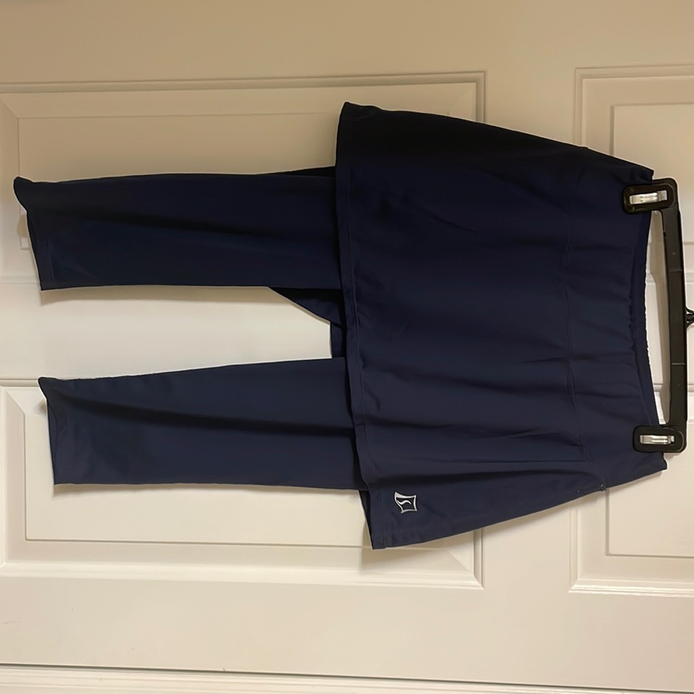Capris Navy Running legging skirt combo from Fleet Feet.